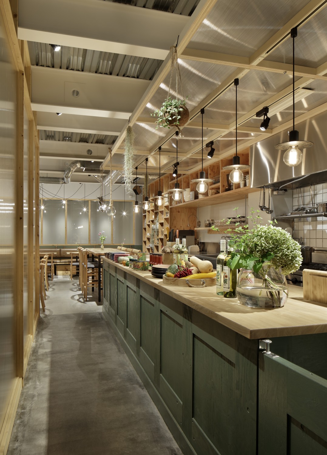 works_botanical-table-offf-trump-flowers_yoyogi03