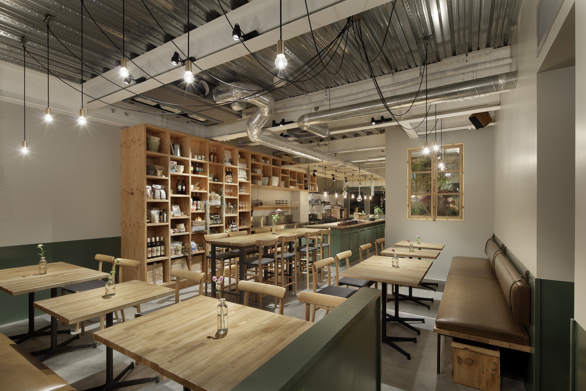 works_botanical-table-offf-trump-flowers_yoyogi05