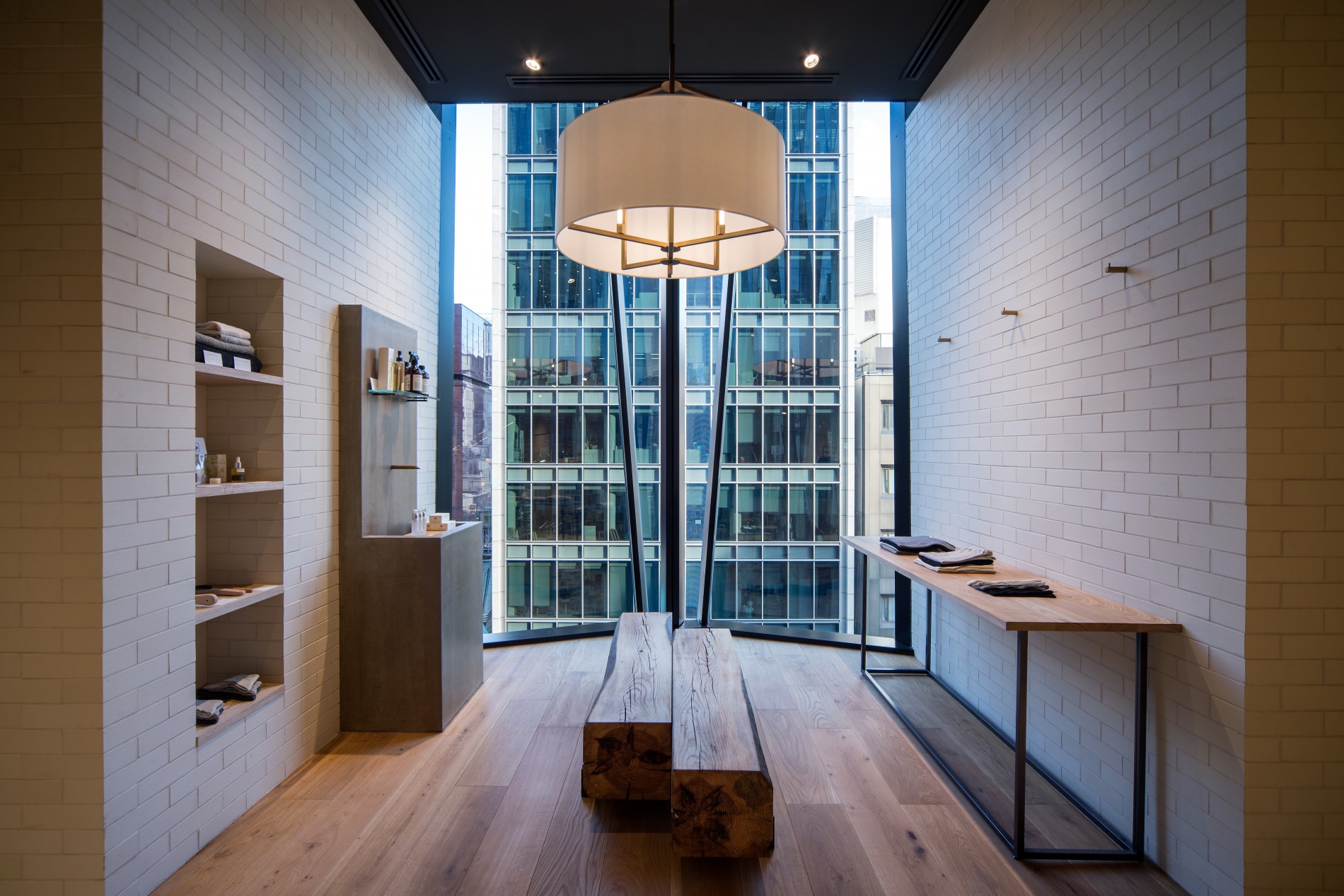 works_evam-eva_ginza03