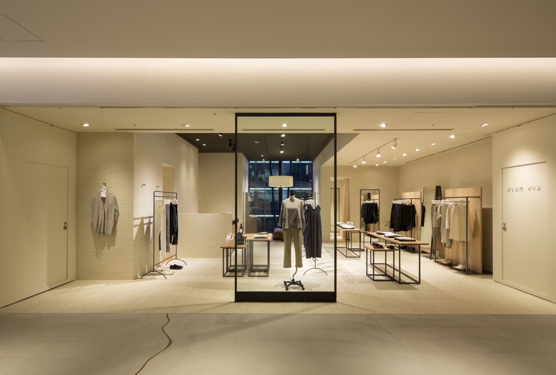 works_evam-eva_ginza10