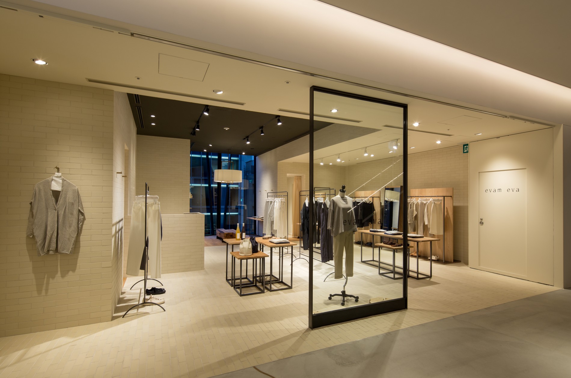 works_evam-eva_ginza11
