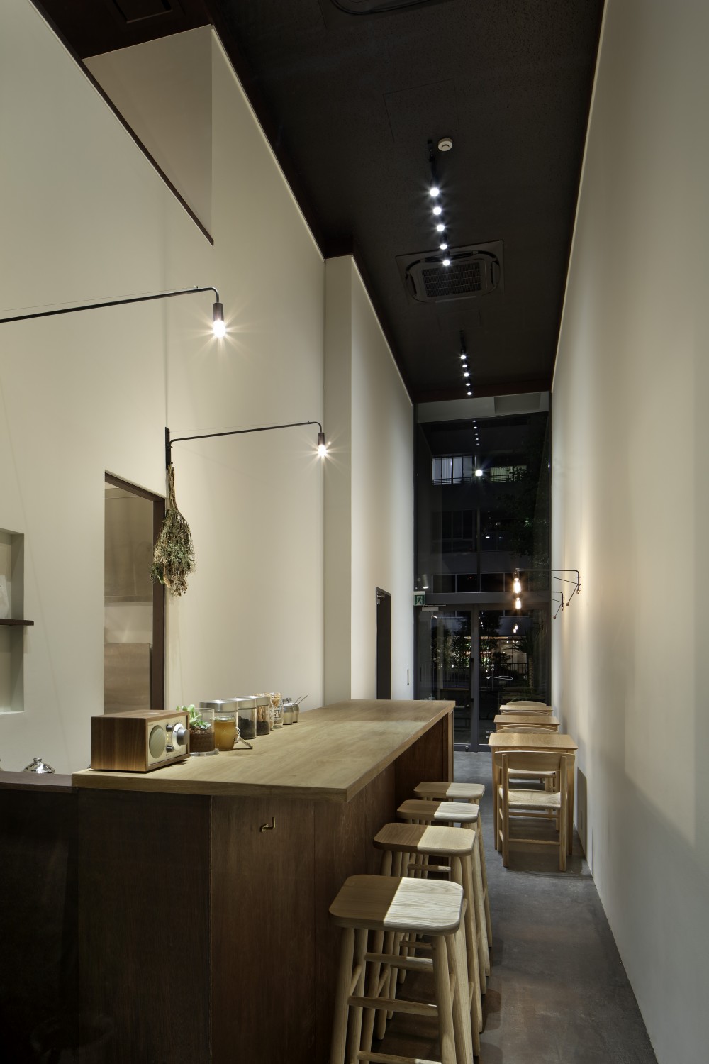 works_uzna_omom KOMAGOME03